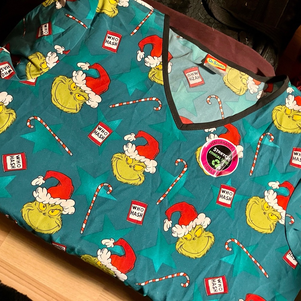 NEW: Scrub Top size Med.